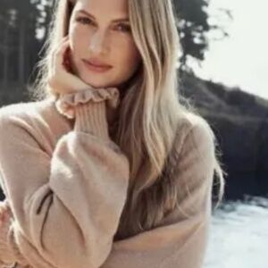 Doen Assis Ruffle Sweater